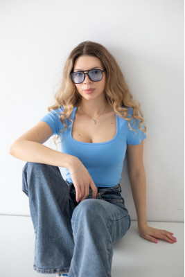 Футболка жіноча